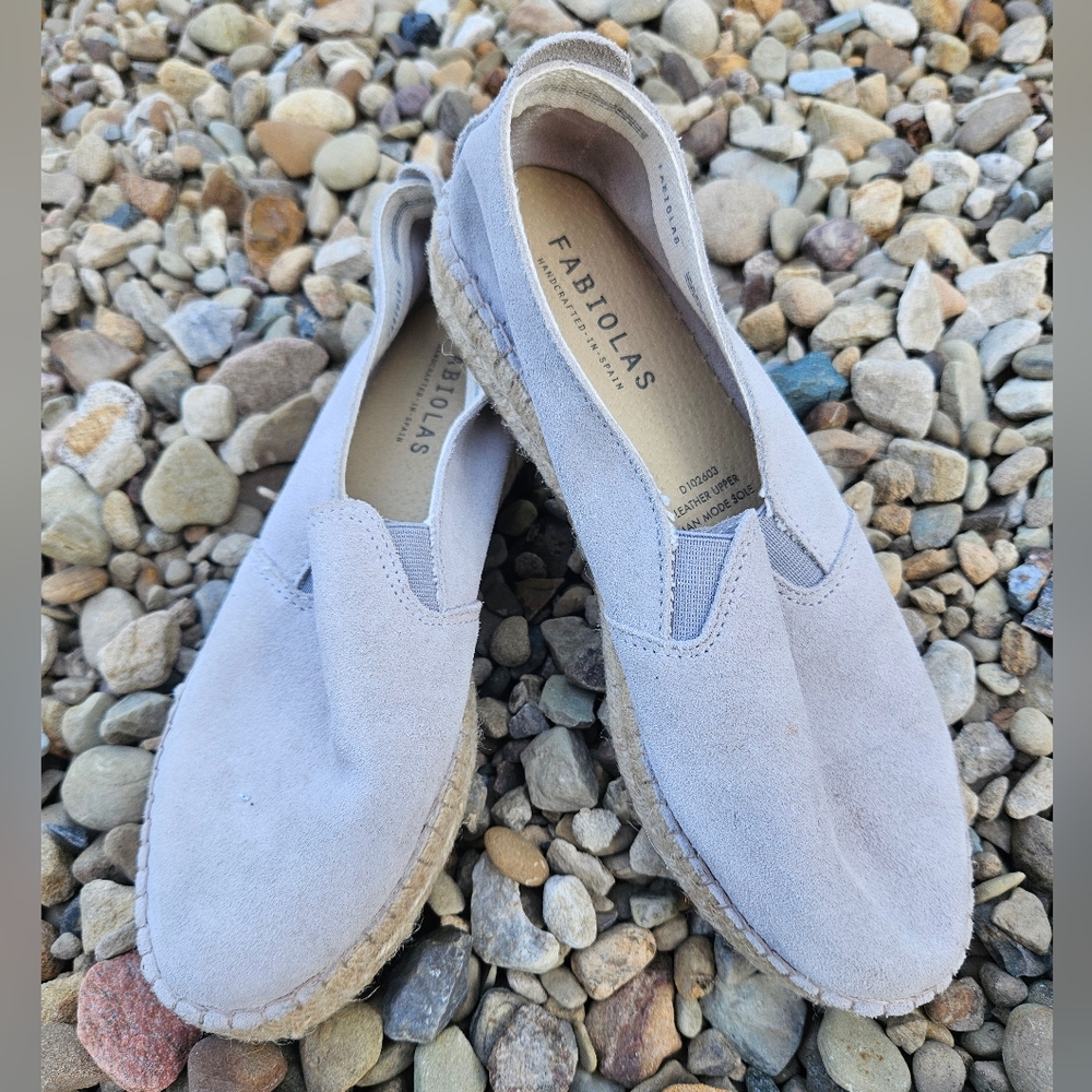 Fabiolas gray suede espadrilles size 7 7.5